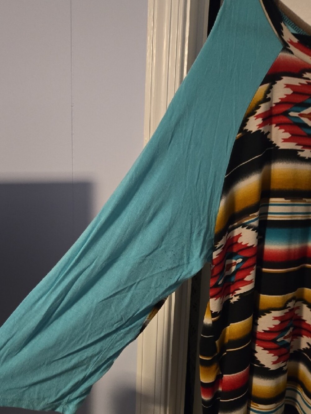 Aztec-Print Raglan Blouse with Turquoise Sleeves - Picture 4 of 4